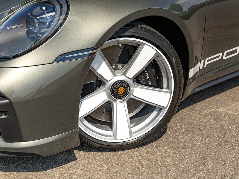 Porsche 911 Turbo 50 Years (992.1)  - U5942