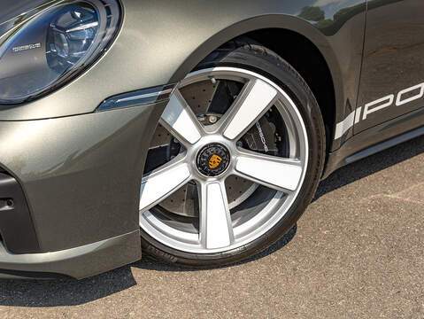 Porsche 911 Turbo 50 Years (992.1)  - U5942