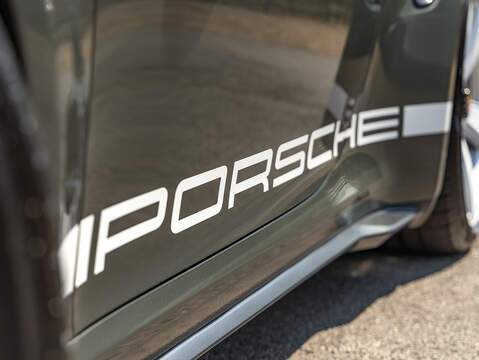 Porsche 911 Turbo 50 Years (992.1)  - U5942