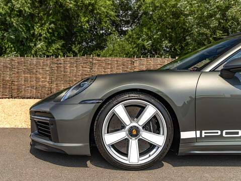 Porsche 911 Turbo 50 Years (992.1)  - U5942