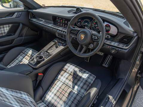 Porsche 911 Turbo 50 Years (992.1)  - U5942