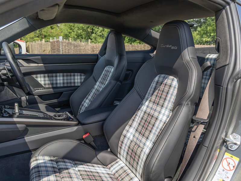 Porsche 911 Turbo 50 Years (992.1)  - U5942
