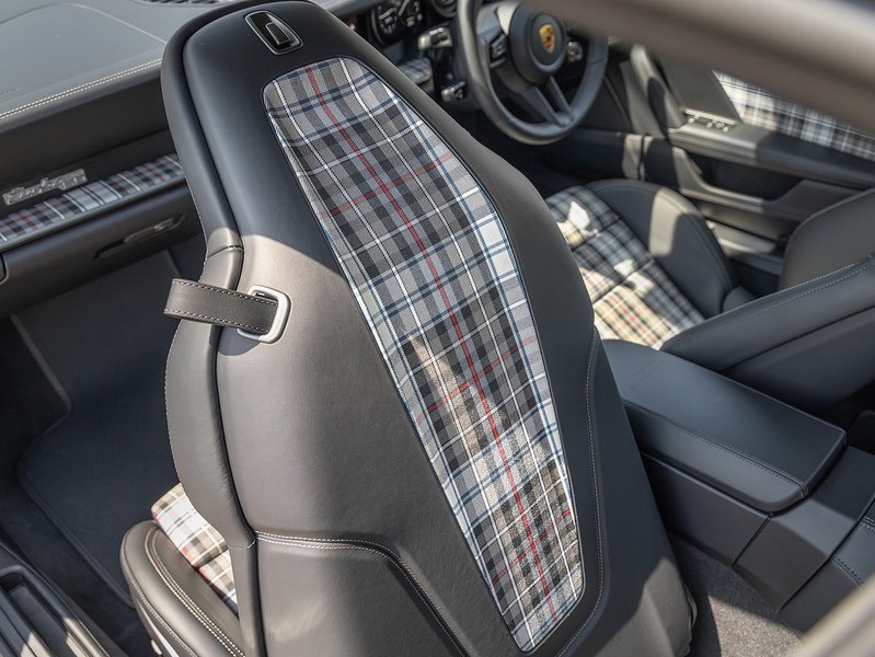 Porsche 911 Turbo 50 Years (992.1)  - U5942