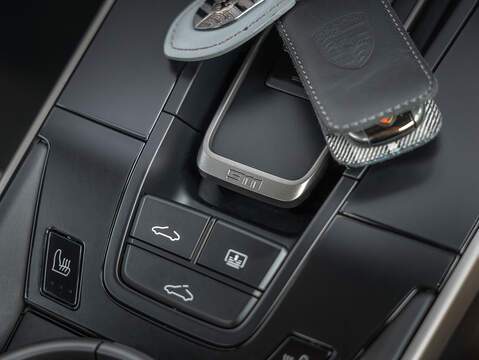 Porsche 911 Turbo 50 Years (992.1)  - U5942