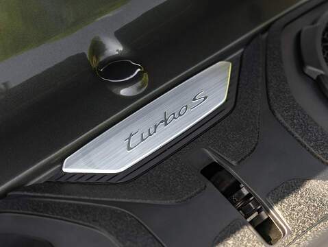 Porsche 911 Turbo 50 Years (992.1)  - U5942
