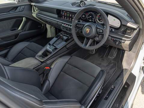 Porsche 911 Carrera GTS (992.1)  - U5952