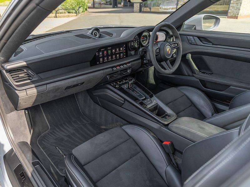 Porsche 911 Carrera GTS (992.1)  - U5952