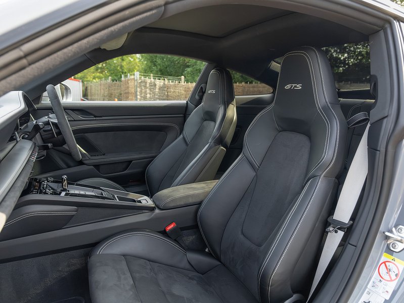 Porsche 911 Carrera GTS (992.1)  - U5952