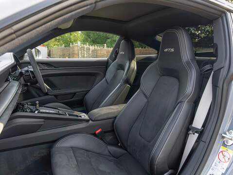 Porsche 911 Carrera GTS (992.1)  - U5952