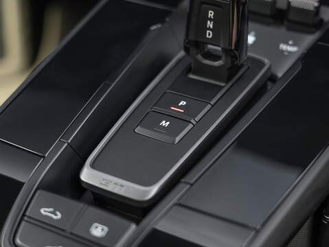 Porsche 911 Carrera GTS (992.1)  - U5952