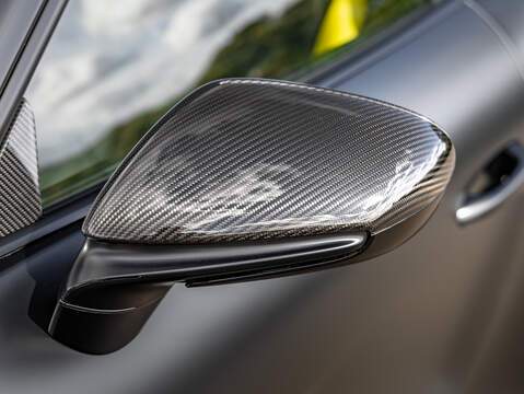 Porsche 911 GT3 RS with Weissach Package (992)  - U6020