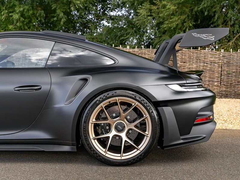 Porsche 911 GT3 RS with Weissach Package (992)  - U6020