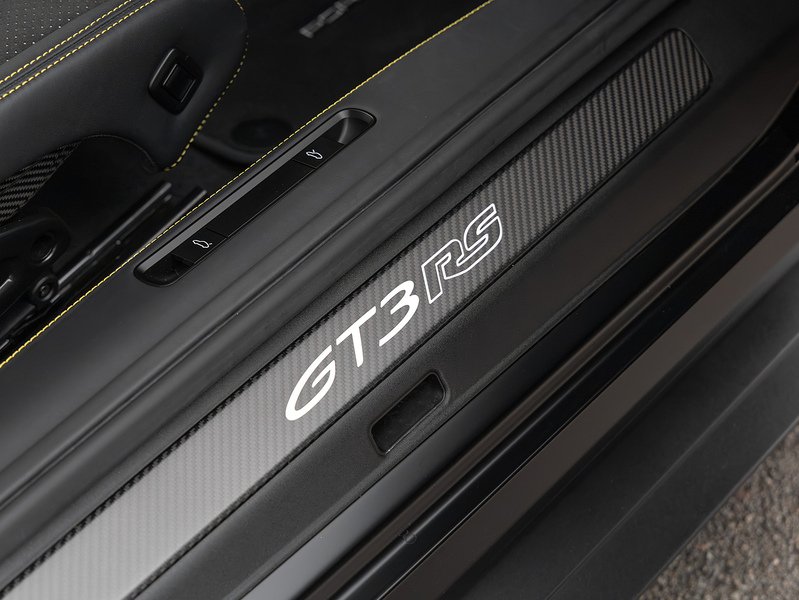Porsche 911 GT3 RS with Weissach Package (992)  - U6020