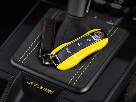 Porsche 911 GT3 RS with Weissach Package (992)  - U6020