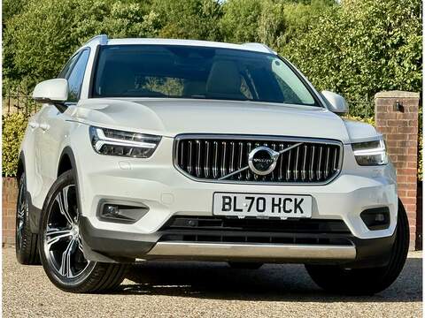 Volvo XC40 2.0 320i SE Saloon 4dr Petrol Auto Euro 6 (s/s) (184 ps)