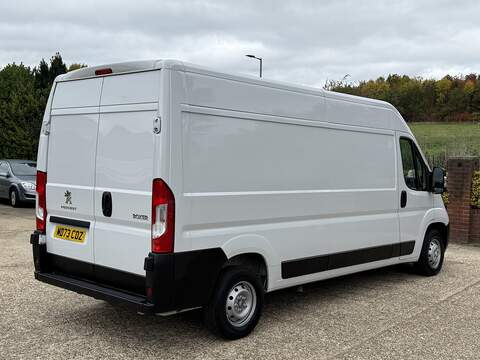 Peugeot Boxer 2.2 BlueHDi 335 Professional Premium + Panel Van 5dr Diesel Manual L3 High Roof Euro 6 (s/s) (140 - U182