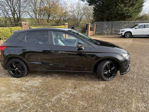 SEAT Ibiza MPI SE Technology Hatchback 1.0 Manual Petrol - U201