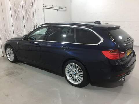 BMW 3 Series 2.0 320d Luxury Touring 5dr Diesel Auto xDrive Euro 5 (s/s) (184 ps) - U16032
