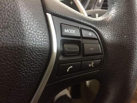 BMW 3 Series 2.0 320d Luxury Touring 5dr Diesel Auto xDrive Euro 5 (s/s) (184 ps) - U16032