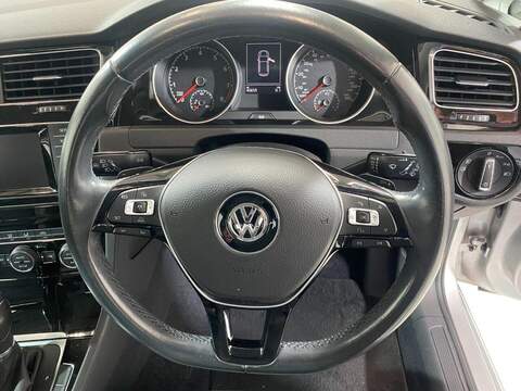 Volkswagen Golf 1.4 TSI BlueMotion Tech ACT GT Hatchback 5dr Petrol DSG Euro 6 (s/s) (140 ps) - U16139