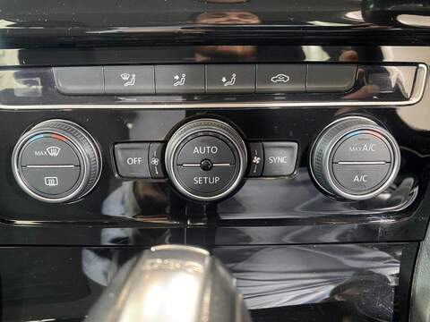 Volkswagen Golf 1.4 TSI BlueMotion Tech ACT GT Hatchback 5dr Petrol DSG Euro 6 (s/s) (140 ps) - U16139