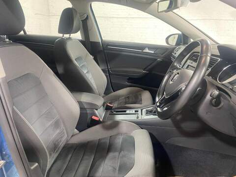 Volkswagen Golf 1.4 TSI BlueMotion Tech ACT GT Hatchback 5dr Petrol DSG Euro 6 (s/s) (140 ps) - U16162