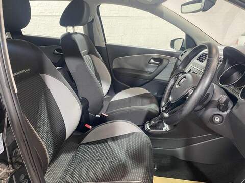 Volkswagen Polo Cross 1.2 DSG 5dr Hatchback Automatic Petrol 1.2 5dr Hatchback Automatic Petrol - U16176