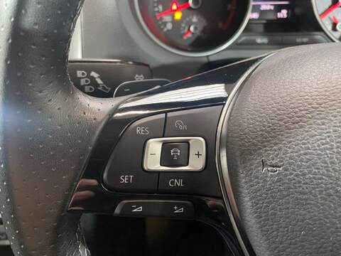 Volkswagen Polo Cross 1.2 DSG 5dr Hatchback Automatic Petrol 1.2 5dr Hatchback Automatic Petrol - U16176