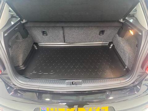 Volkswagen Polo Cross 1.2 DSG 5dr Hatchback Automatic Petrol 1.2 5dr Hatchback Automatic Petrol - U16176