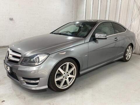 Mercedes-Benz C Class 2.1 C250 CDI BlueEfficiency AMG Sport Coupe 2dr Diesel G-Tronic+ Euro 5 (s/s) (204 ps) - U16226