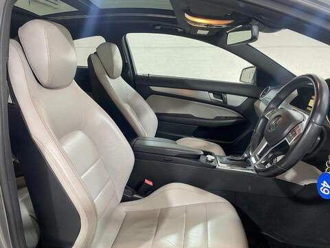 Mercedes-Benz C Class 2.1 C250 CDI BlueEfficiency AMG Sport Coupe 2dr Diesel G-Tronic+ Euro 5 (s/s) (204 ps) - U16226