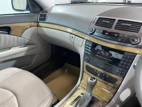 Mercedes-Benz E Class 3.0 E280 CDI Avantgarde Saloon 4dr Diesel G-Tronic (191 g/km, 190 bhp) - U16228