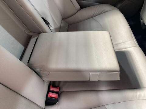Mercedes-Benz E Class 3.0 E280 CDI Avantgarde Saloon 4dr Diesel G-Tronic (191 g/km, 190 bhp) - U16228