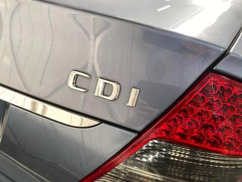 Mercedes-Benz E Class 3.0 E280 CDI Avantgarde Saloon 4dr Diesel G-Tronic (191 g/km, 190 bhp) - U16228