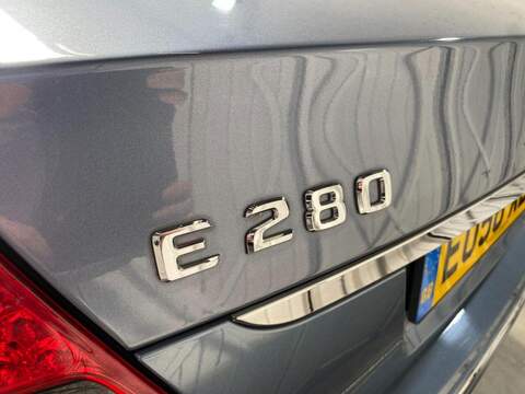 Mercedes-Benz E Class 3.0 E280 CDI Avantgarde Saloon 4dr Diesel G-Tronic (191 g/km, 190 bhp) - U16228