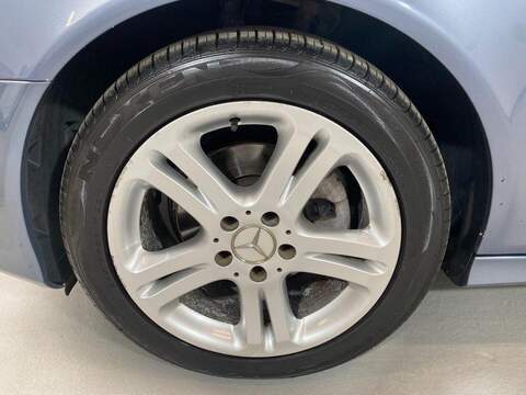 Mercedes-Benz E Class 3.0 E280 CDI Avantgarde Saloon 4dr Diesel G-Tronic (191 g/km, 190 bhp) - U16228