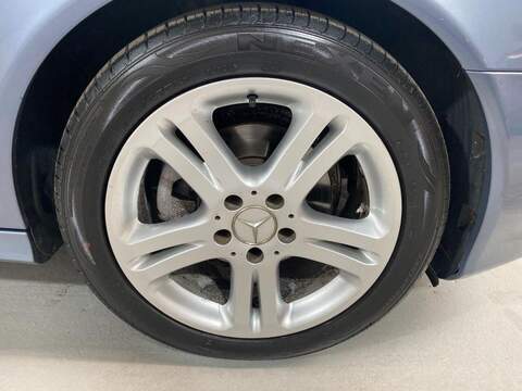 Mercedes-Benz E Class 3.0 E280 CDI Avantgarde Saloon 4dr Diesel G-Tronic (191 g/km, 190 bhp) - U16228