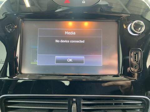 Renault Clio 1.2 16V Dynamique Nav Hatchback 5dr Petrol Manual Euro 6 (75 ps) - U16233