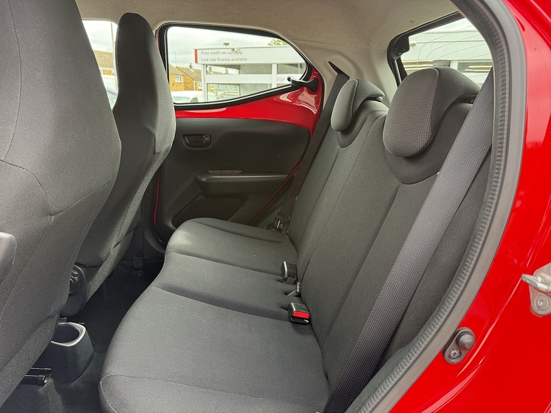 Toyota AYGO VVT-i x - U119