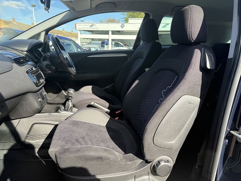 Fiat Punto GBT - U16