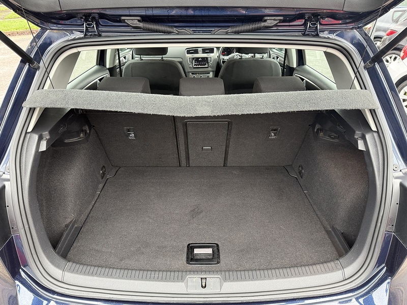 Volkswagen Golf TDI BlueMotion Tech SE - U174