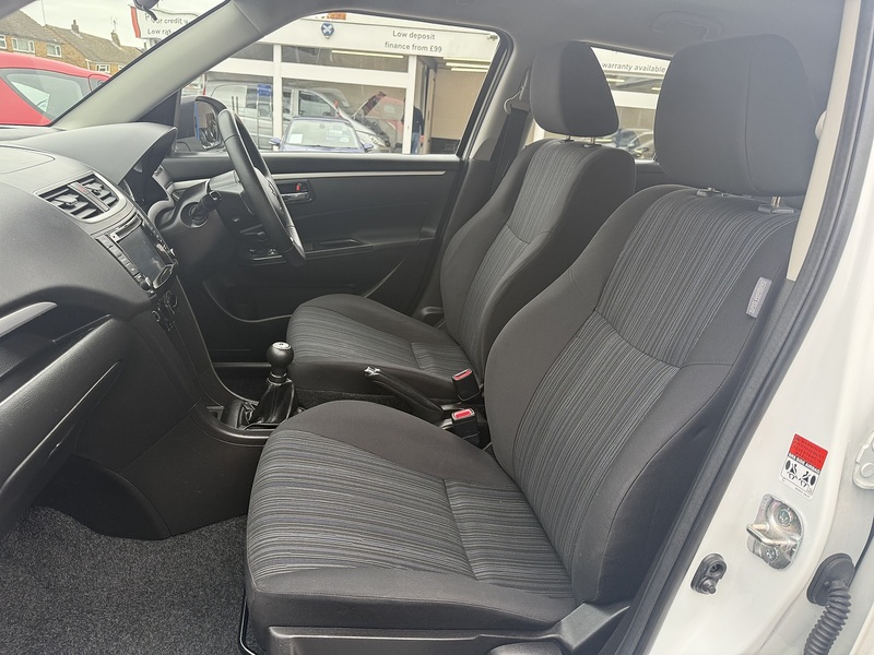 Suzuki Swift SZ3 - U200