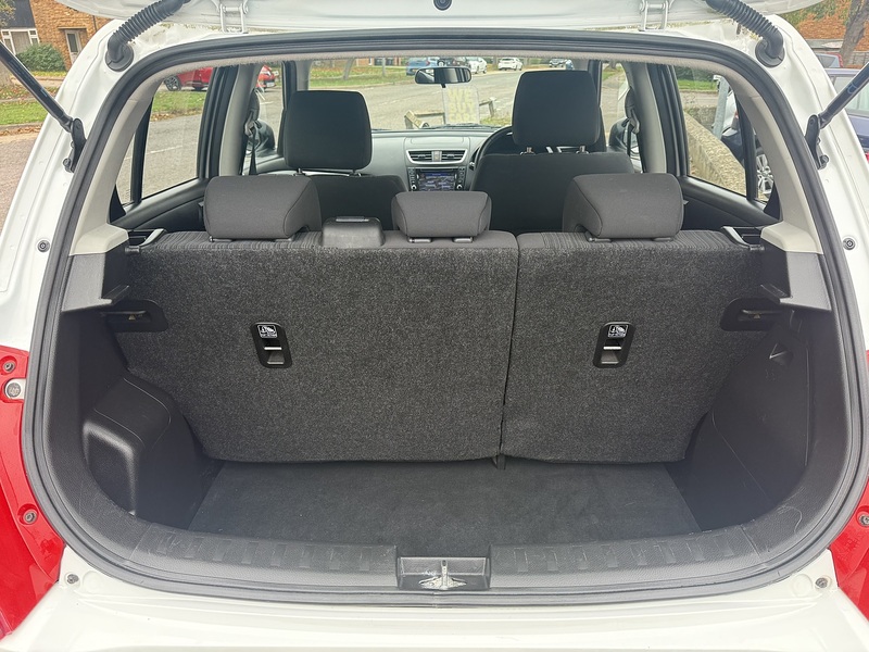 Suzuki Swift SZ3 - U200