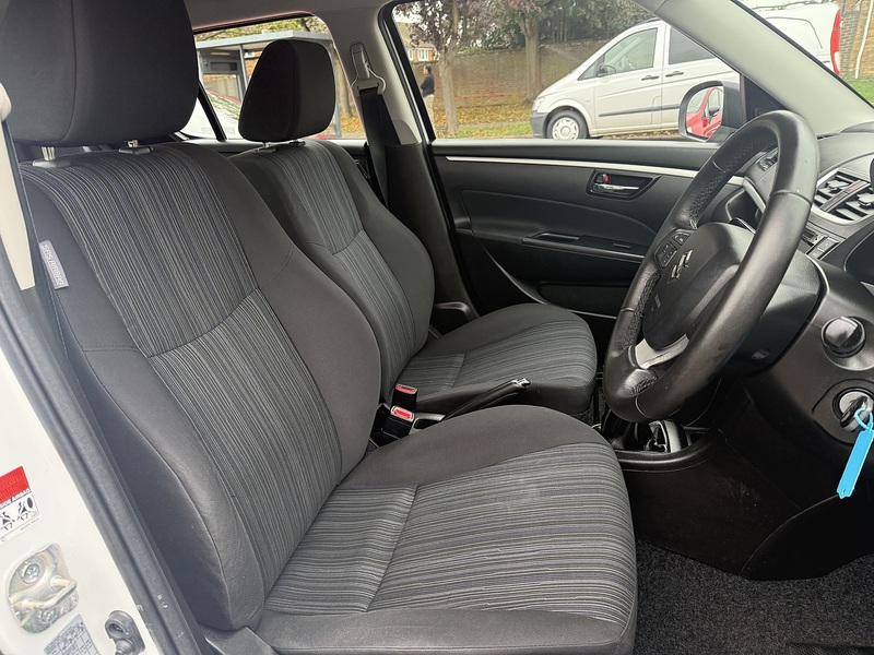 Suzuki Swift SZ3 - U200