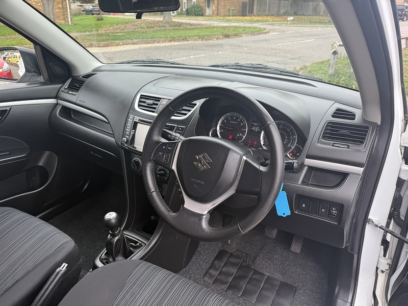 Suzuki Swift SZ3 - U200