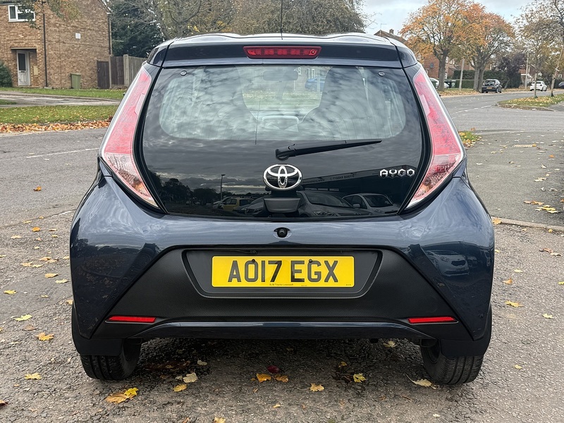 Toyota AYGO VVT-i x-play - U208