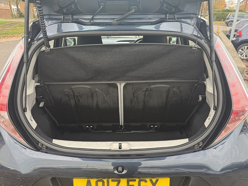 Toyota AYGO VVT-i x-play - U208