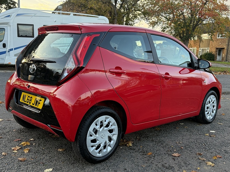 Toyota AYGO VVT-i x-play - U209