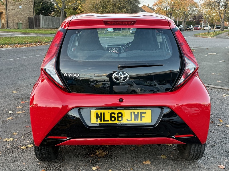 Toyota AYGO VVT-i x-play - U209