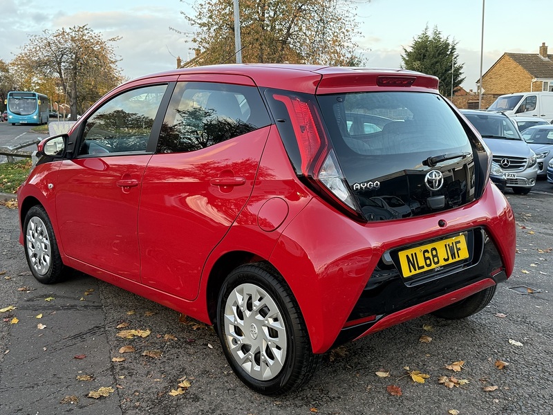 Toyota AYGO VVT-i x-play - U209